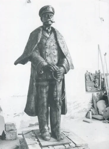 Ο ναύαρχος Παύλος Κουντουριώτης, 1986, μπρούτζος, Άλσος Ναυτικής Παράδοσης στο φαληρικό δέλτα, Παλαιό Φάληρο